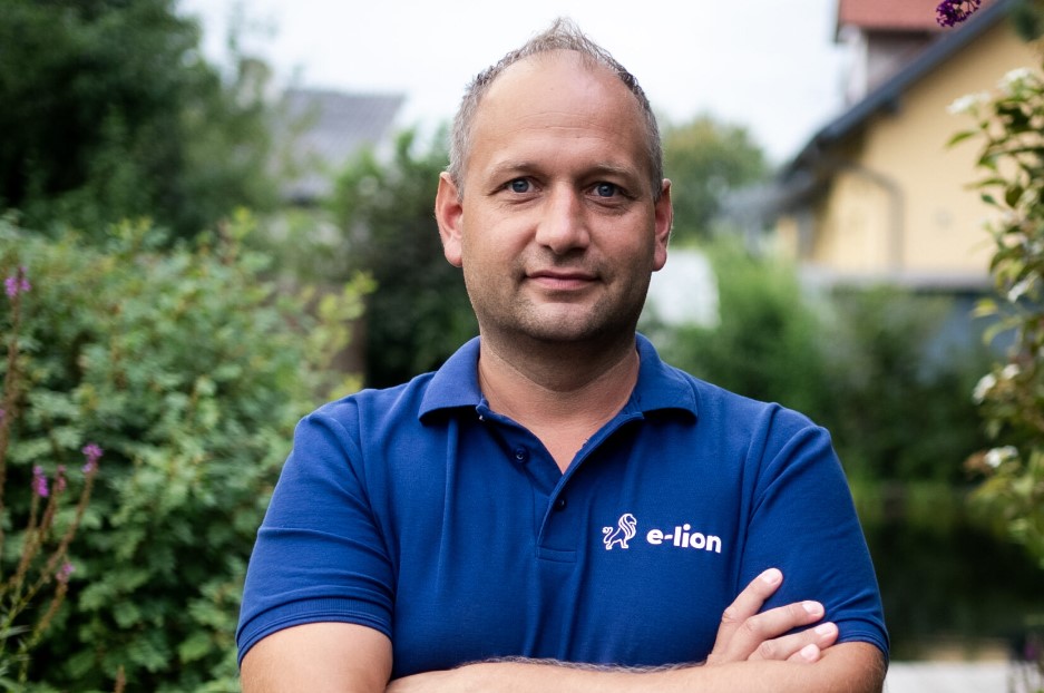 „e-lion: Nachhaltig. Regional. Stark – der innovative Anbieter von Photovoltaiklösungen – Emanuel Gschier im Interview e-lion Geschäftsführer Emanuel Gschier